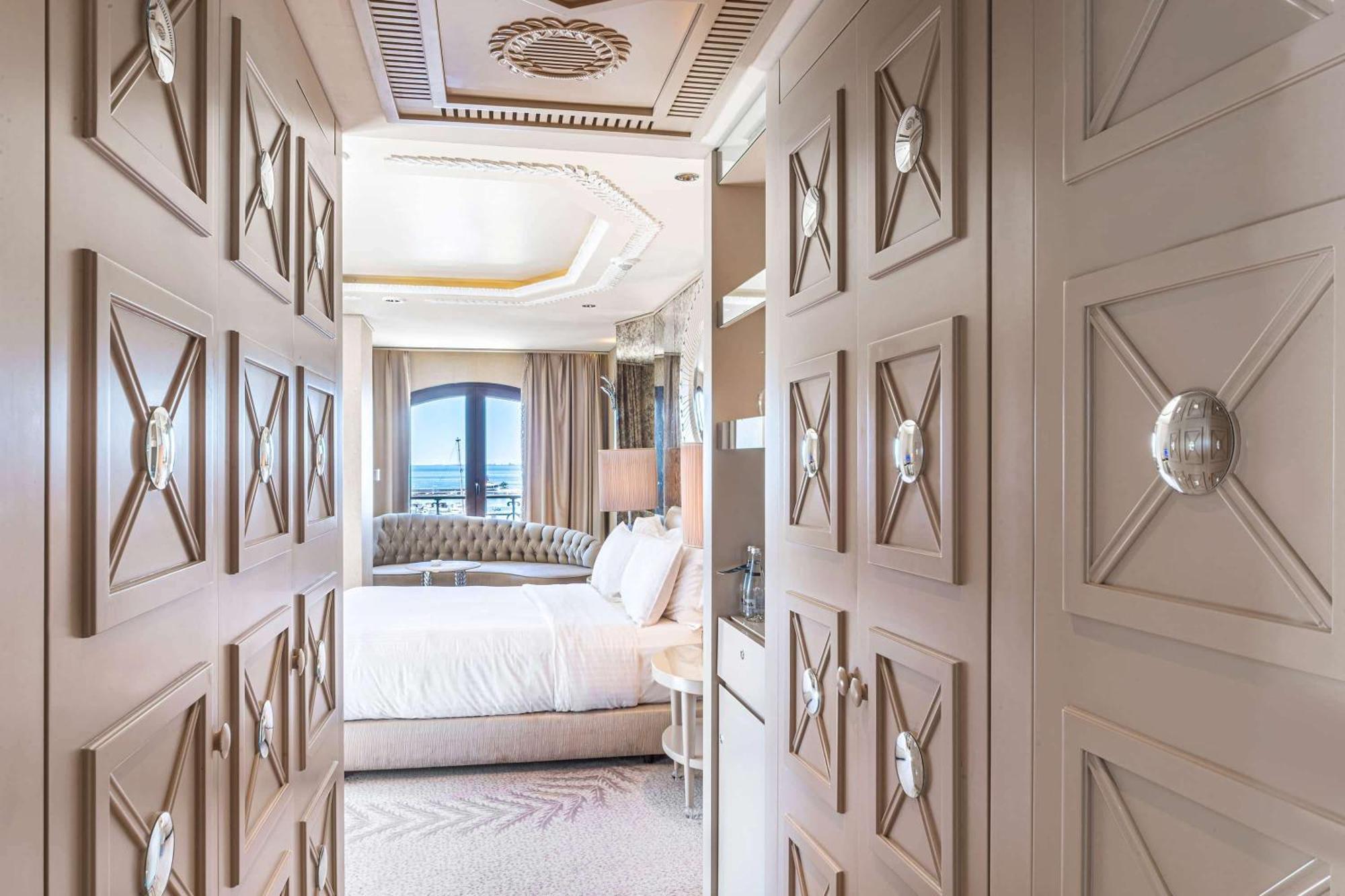 Wyndham Grand Istanbul Kalamis Marina Hotel Exterior photo